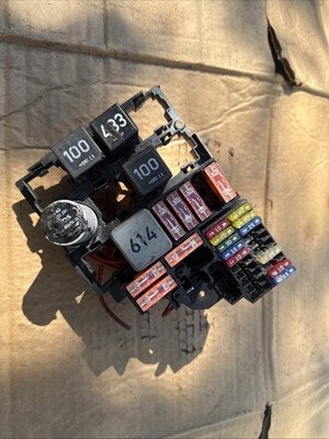 04 - 06 VW PHAETON 3D Fuse Box Holder 3D1937499F OEM V24