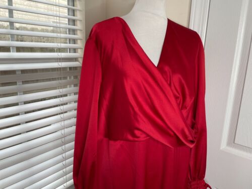 DKNY Damen Faux Wickel Langarm Kleid Größe 22W rot asymmetrischer Saum neu mit Etikett $ 139 - Bild 3 von 9