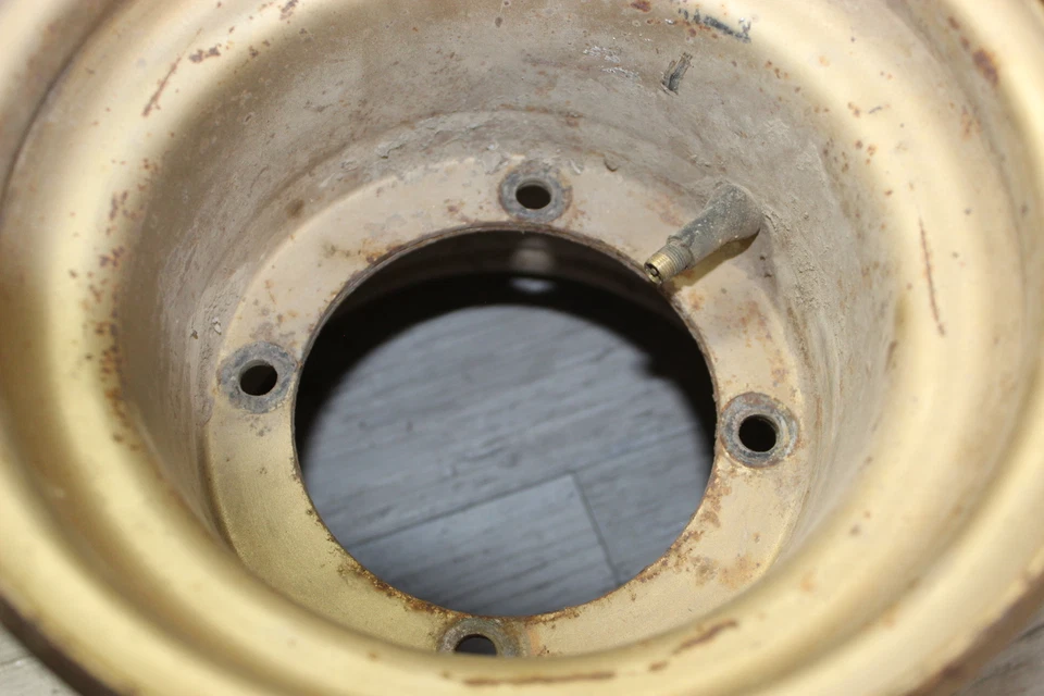 Llanta trasera derecha o izquierda Suzuki Quadrunner 185 Lt185 1984 2x4 8x8 Foto 4 de 4