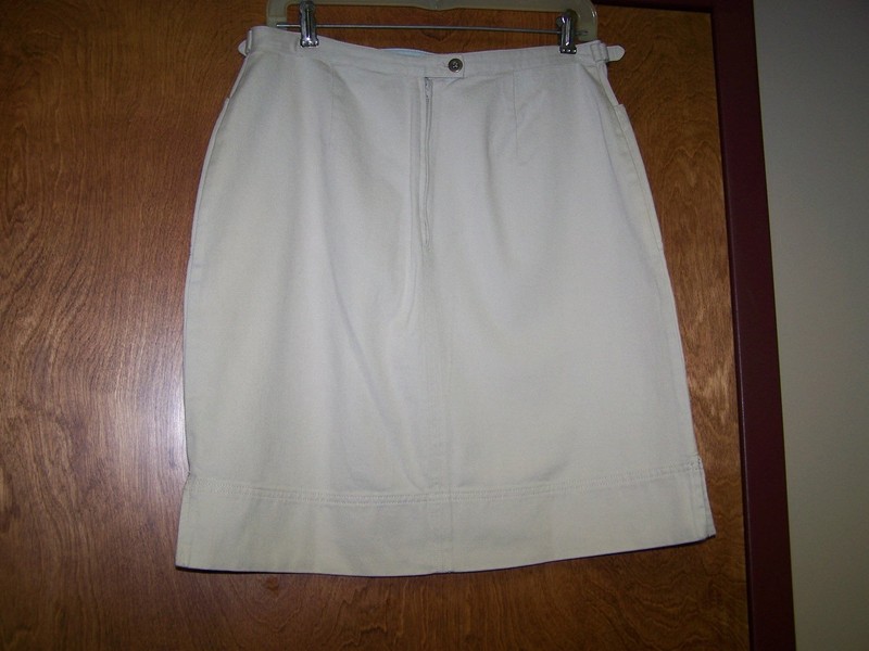 Ladies CHRISTOPHER & BANKS Cream Denim Straight Skirt Size 10 NWT NEW 