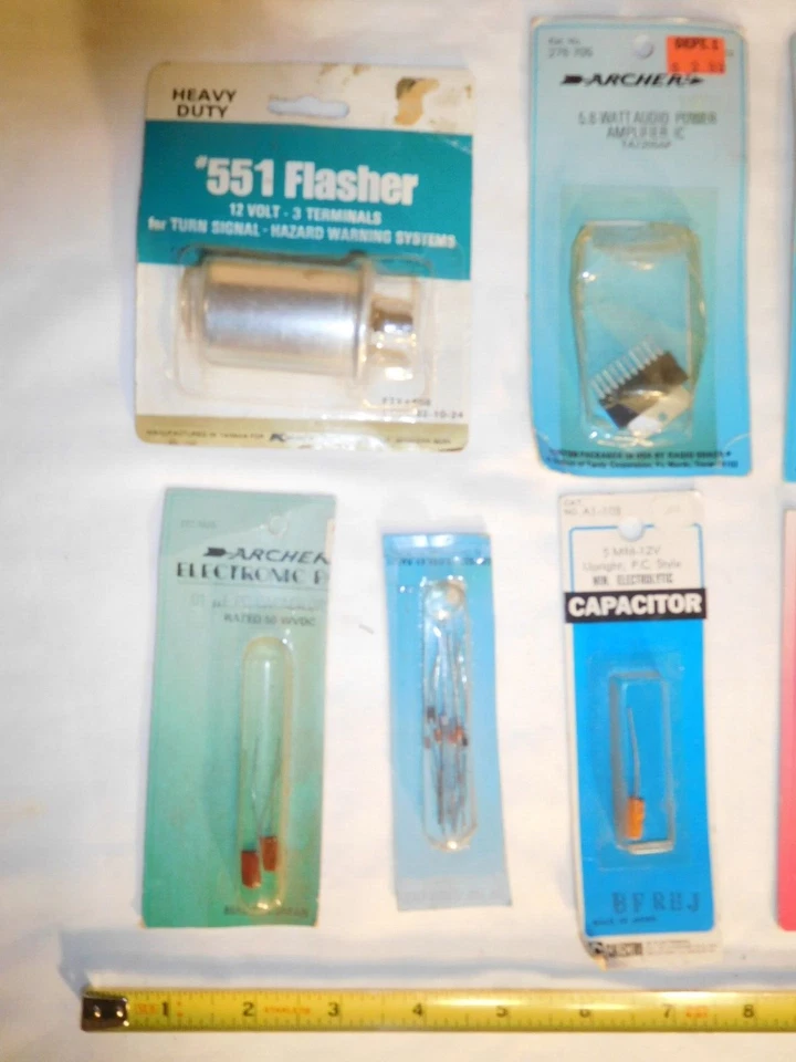 Condensadores, transistores, etc. vintage de 22 en paquetes Foto 4 de 4