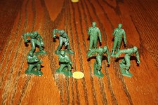 Lot of Eight Vintage Andy Gard Army Soldiers in All Four Poses Tank - Marx, MPC