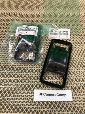 TOYOTA Genuine STARLET KP6 LAND CRUISER FJ40 BJ42 FRONT DOOR INSIDE HANDLE BEZEL - Image 1 of 4