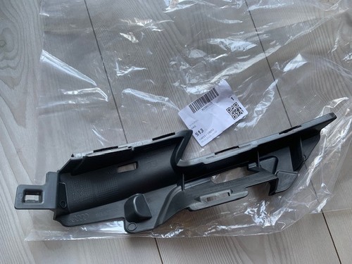 AUDI A3 S3 RS3 NEW Original Front RH Bumper Closing Element 8V5807320 - Bild 4 von 4