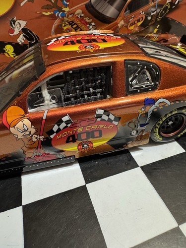 #400 Looney Tunes Event Car 2001 1/24 Nascar Diecast - Picture 3 of 15
