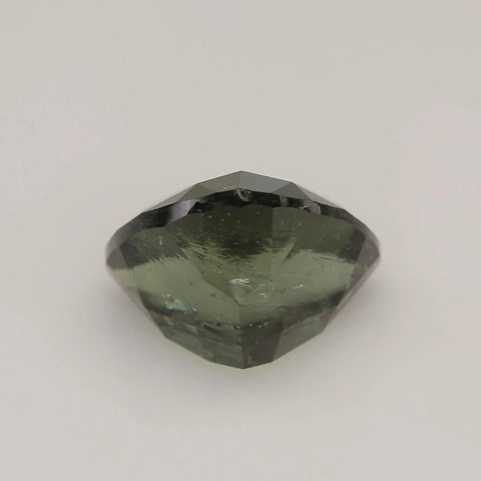 2.77 carats - Authentic Ultra Rare Huge Natural Moss Green Moldavite 2411413-6 - Image 3 of 4