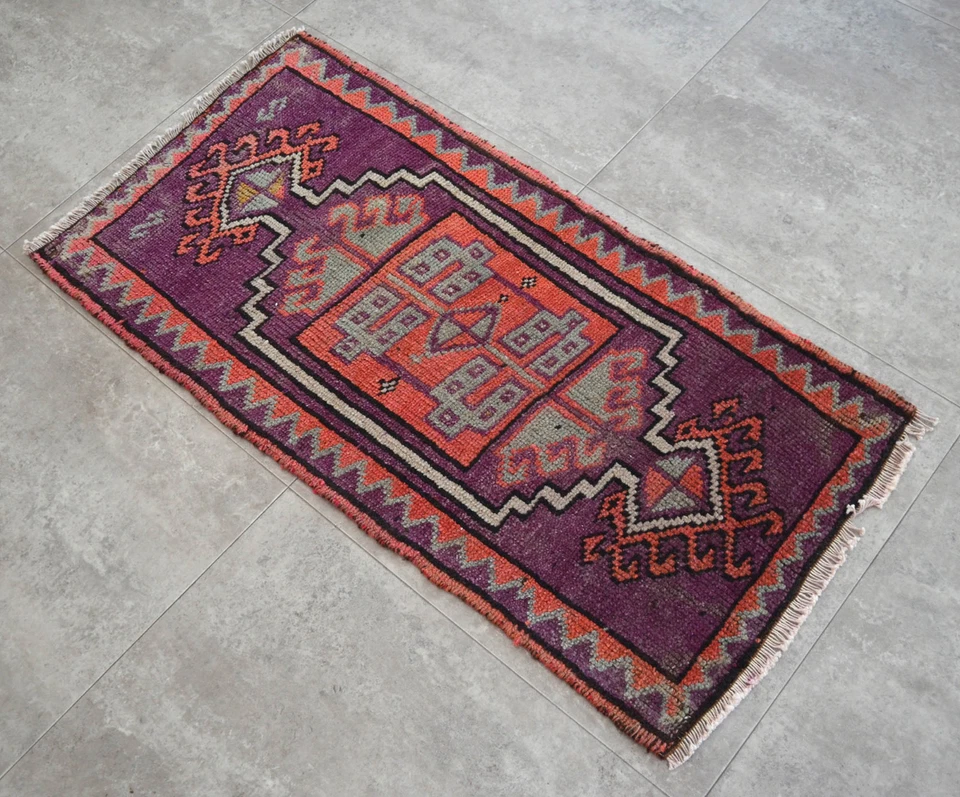 Alfombra 2x3 Yastik Anudada a Mano Envejecida Pila Baja Alfombra Pequeña Alfombra de Baño 18′′ x 36′′ Foto 3 de 4