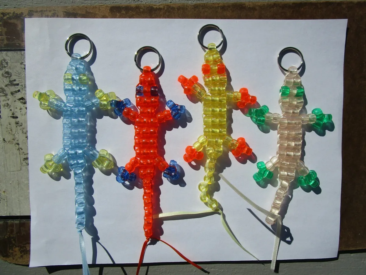 H.C. All Clear Colored Pony Beads, Lizard Key Rings, 4 Choices, INV  56273-76