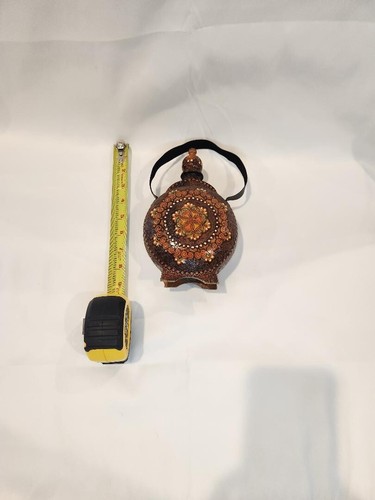 Bulgarian hand carved decorative water flask with colorful poker work carvings - Picture 2 of 6
