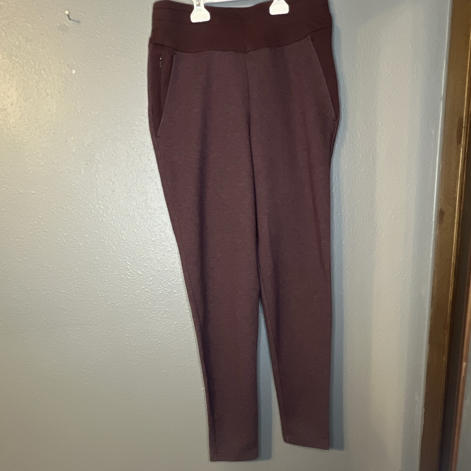 All in Motion Women’s Burgundy Jogger Pants S Drawstring Pockets Stretch