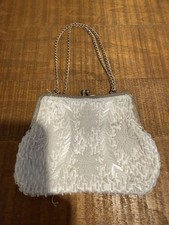 Vintage White Beaded Evening purse Kiss Lock Clasp Silver Toner Chain Strap