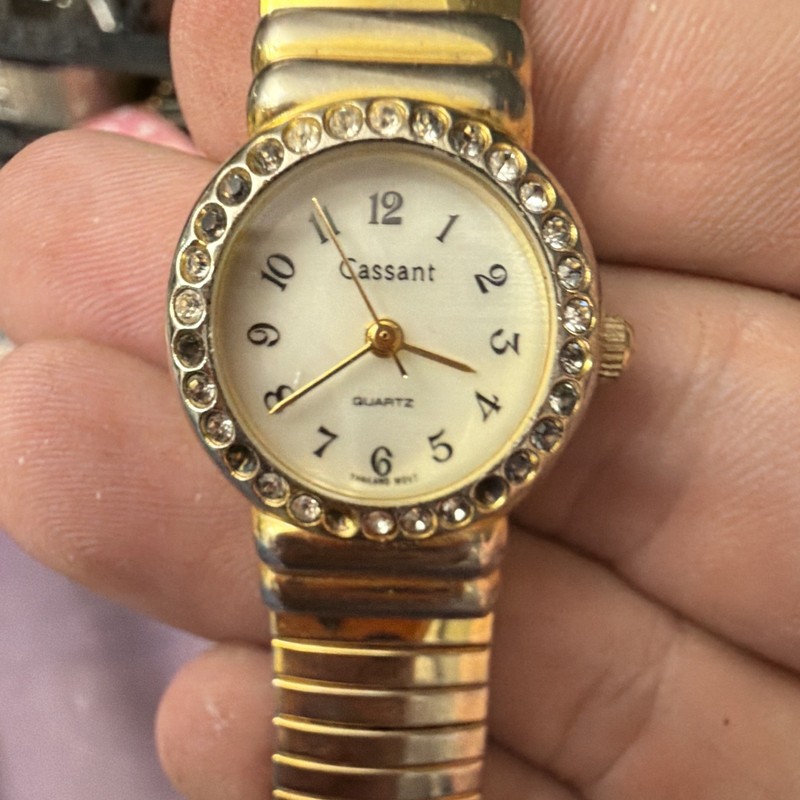 Cassant Women's Quartz Dress Watch White Arabic Dial Gold Bracelet
