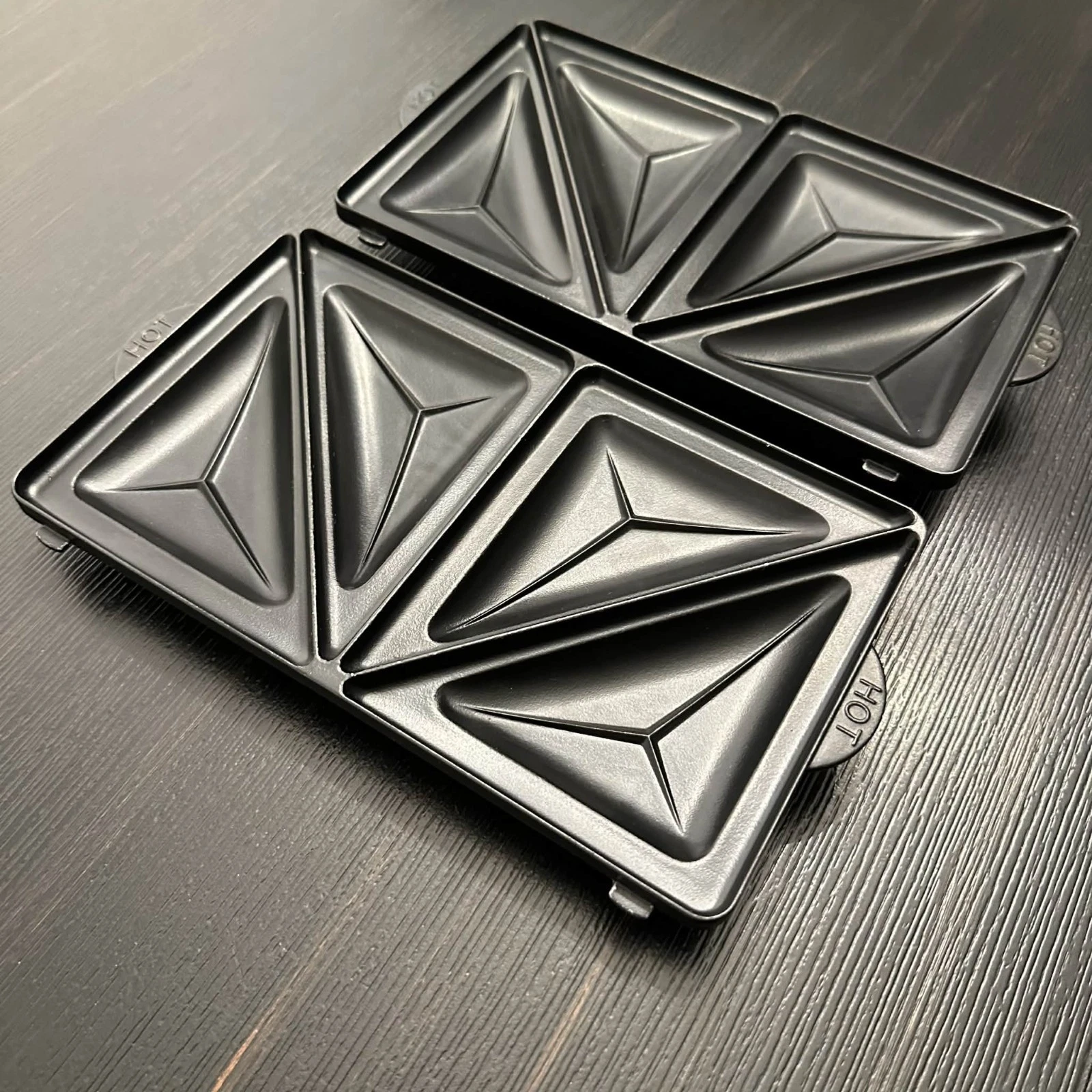 Vitantonio Sandwich Maker Replacement Plates Set Of 2 PVWH-10-HT, EUC