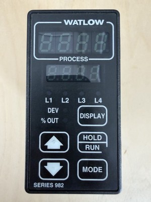 Watlow Series 982 Ramping Temperature Controller - 928S-20CD-JDDF