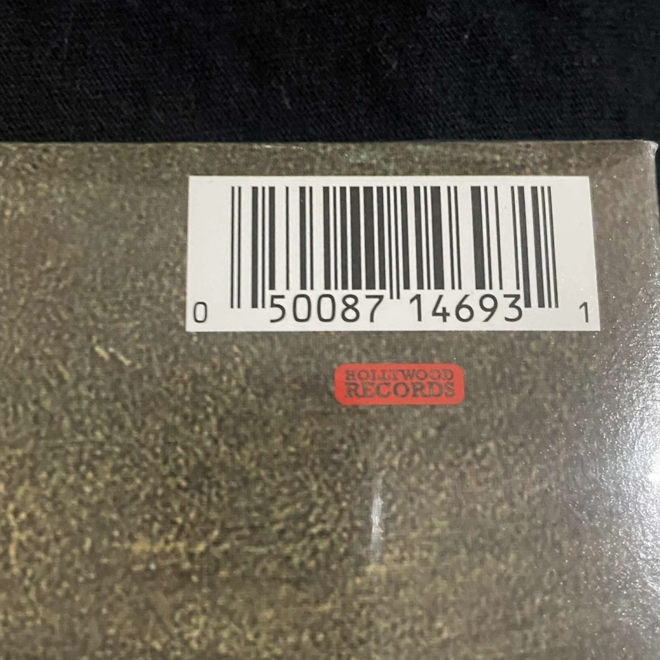 QUEEN - News of the World Reissue 180gm Release Vinyl IMPORT  New & Sealed - Image 3 of 4