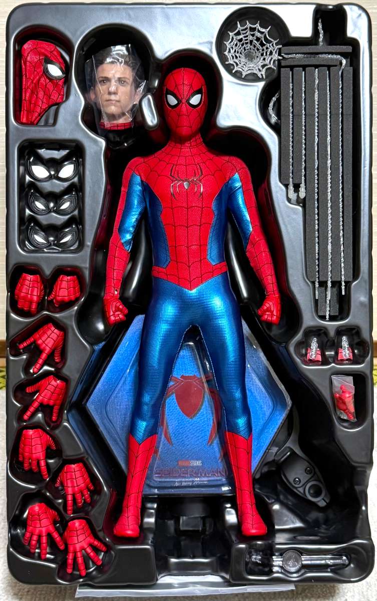Hot Toys MMS679 Spider-Man No Way Home Red & Blue Suit 1/6 Figure