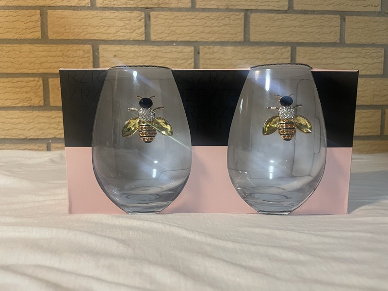 Set of 2 Rachel Zoe Jeweled Rhinestone QUEEN BEE Stemless Wine Glasses NEW 