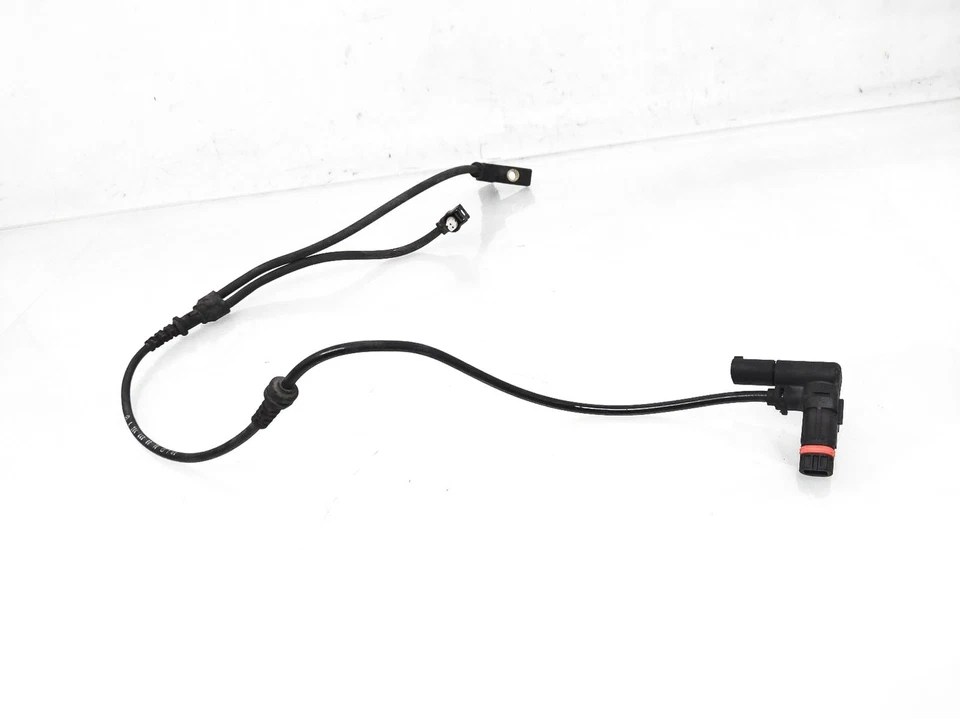 Sensor antifreno rueda ABS pasajero delantero Mercedes-Benz C250 2012-2015 *Tracción trasera* Foto 2 de 4