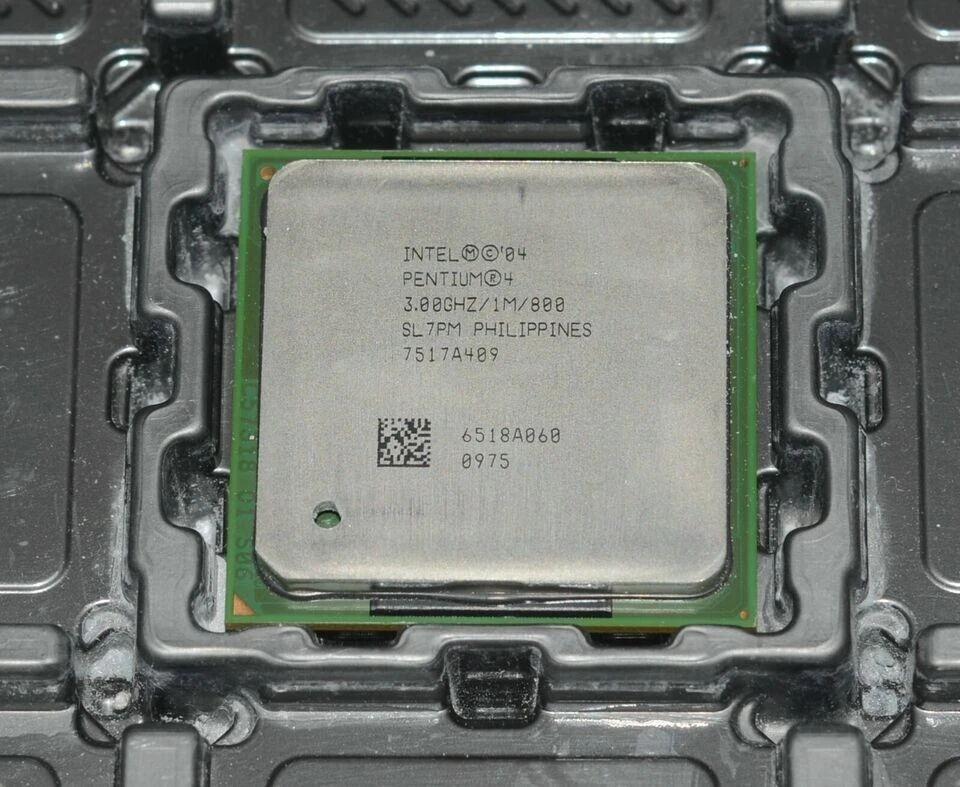 Intel Pentium 4 SL68C 1.7Ghz 128 400 MHz Douille 478 CPU - Image 3 of 4