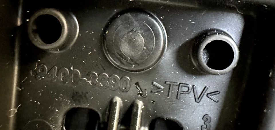 GMC Yukon 2019-2024 manija de puerta exterior con botón de bloqueo OEM PN# 9400-3390 Foto 4 de 4