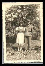 Photo, WW2, soldier with maid in the family garden, 5026-1282#
