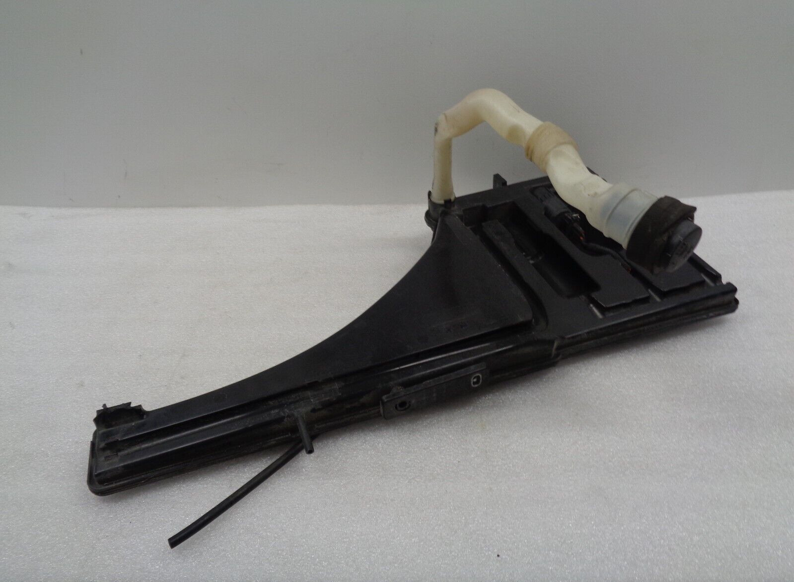 14-19 Maserati Ghibli Windshield Washer Tank Reservoir 670006414 OEM AK2308340
