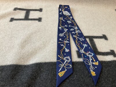 Hermes Les Cles a Pois Twilly Noir Blue Key Silk Twilly NIB 100