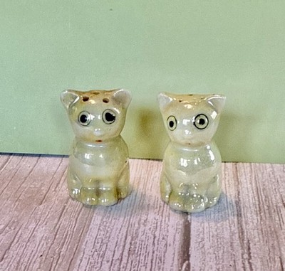 Vintage MCM Occupied Japan Wide Eye Cat Salt Pepper Shakers Pair