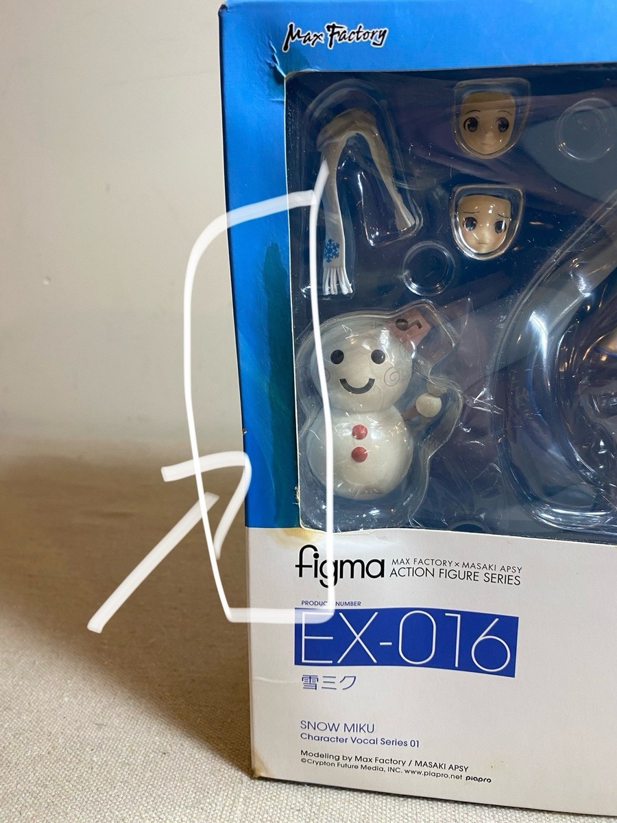 Figma EX-016 Vocal Series 01 : SNOW MIKU ( Yuki Miku ) action
