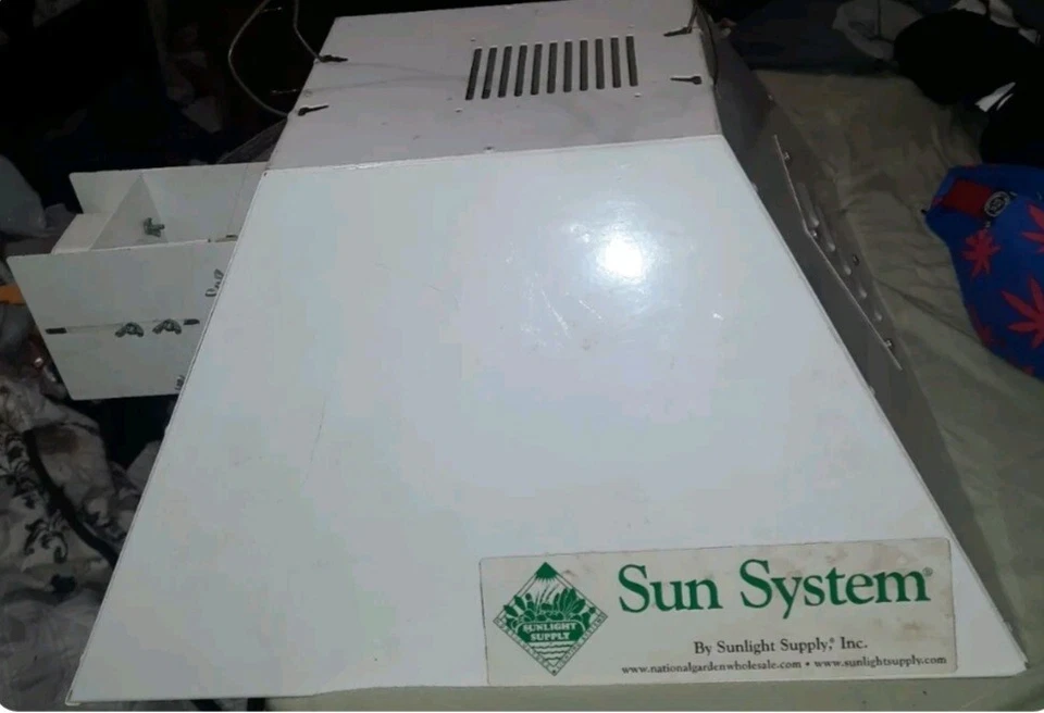 400W High Pressure Sodium💡 W/HOOD + 400W METAL HALIDE💡 W/HOOD - W/Ballast - Image 2 of 4