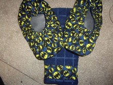 BOWLING SHOE COVERS W/TOWEL BATMAN THEME