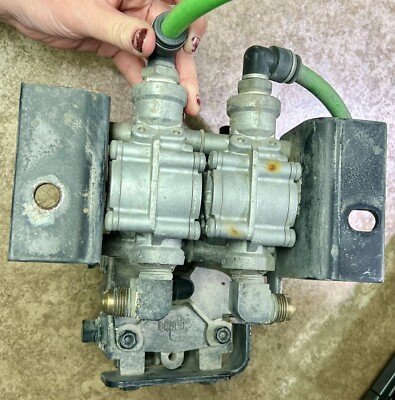 Bendix M-32 ANTILOCK Pressure Modulator Valve 300387 for sale