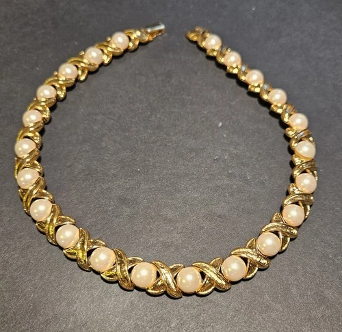 Napier Gold Tone Faux Pearl Necklace X O Link Vintage Costume Jewelry