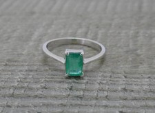 Stunning 9ct White Gold 0.75ct Natural Emerald Cut Emerald Cut Ring UK Size M