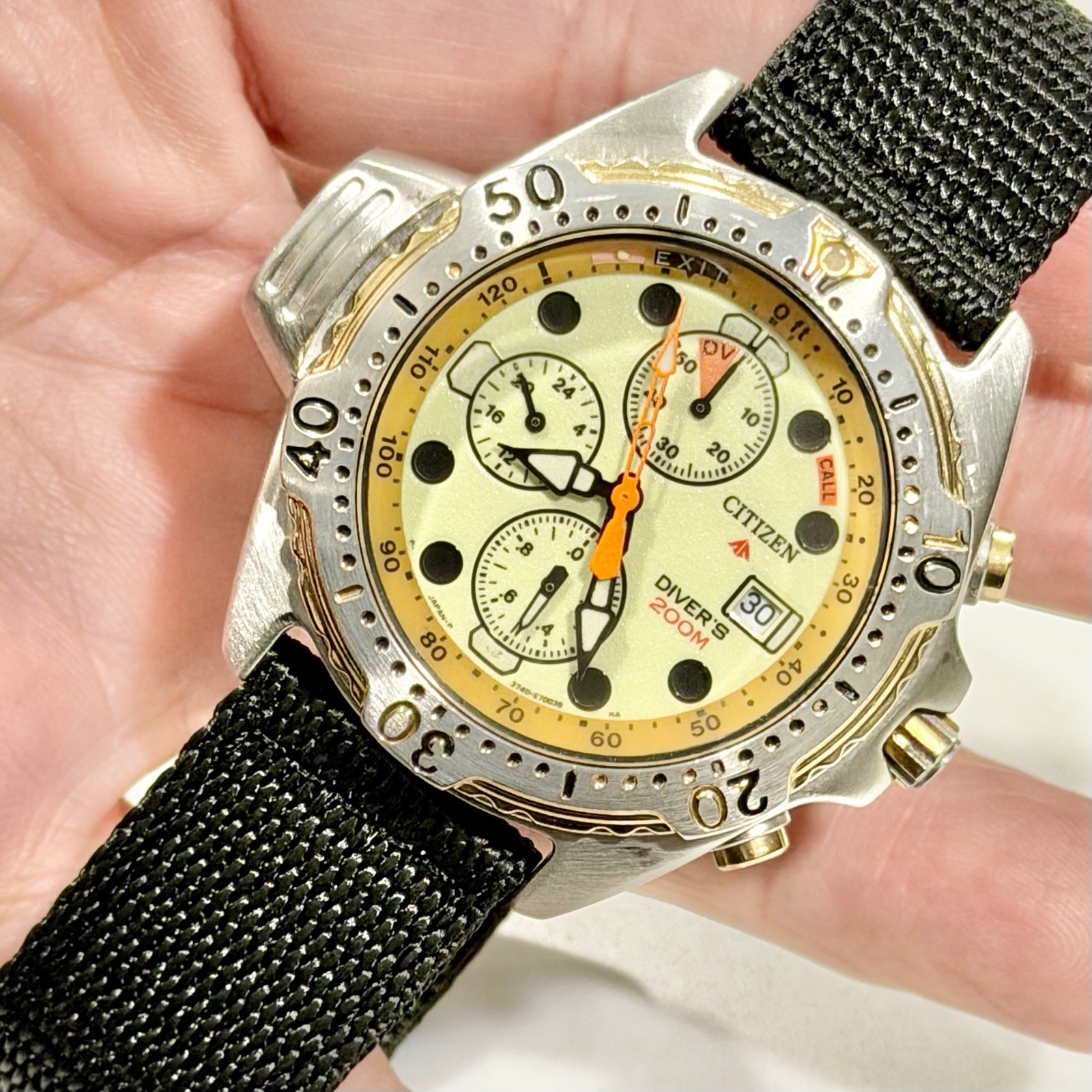 Citizen PROMASTER Aqualand 3745 Date 200M Chronograph SS Quartz Mens Diver Watch