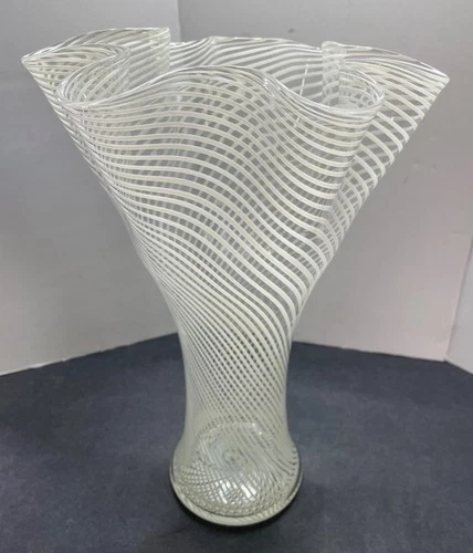 VTG mid-century Fratelli Toso 'A Canne' Murano style art glass white ruffle vase