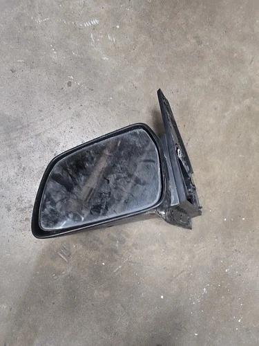 Left Side Mirror Off Of 97 Tracker