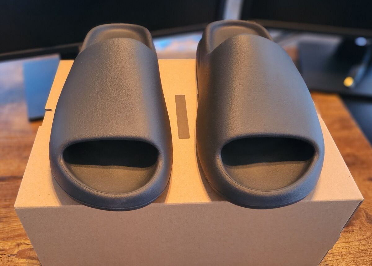 Adidas Yeezy Slide Onyx Size 11 - Brand New - Ready to Ship Adidas Yeezy Slide Onyx Size 11 - Brand New - Ready to Ship