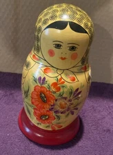 Vintage Wooden Russian 10 Piece Nesting Dolls Matryoshka Hand Painted USSR