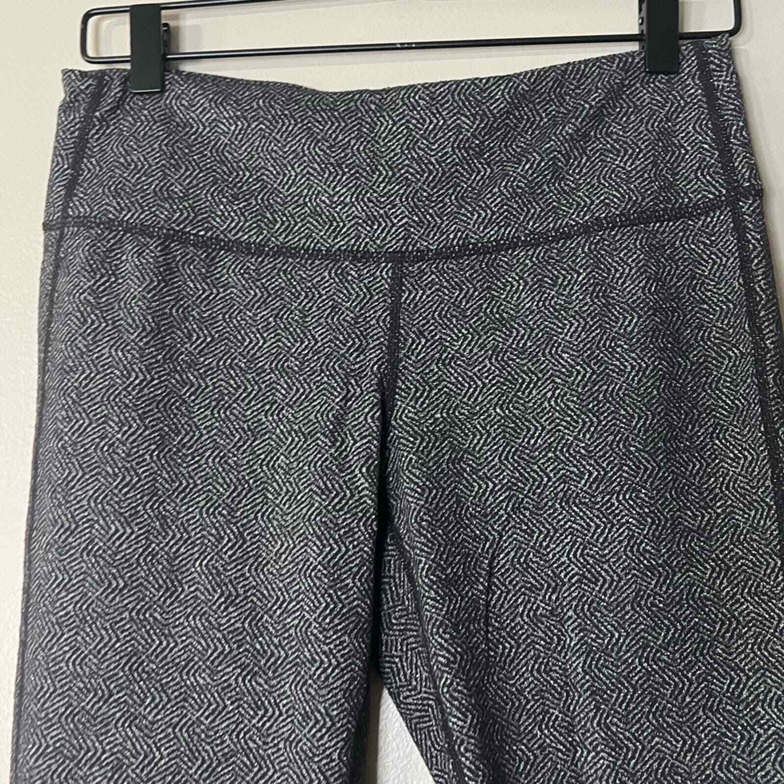 Athleta gray patterned crop cropped athletic legg… - image 3