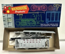 Roundhouse HO Scale Wisconsin Central 2 Bay Covered Hopper Car Kit #81142