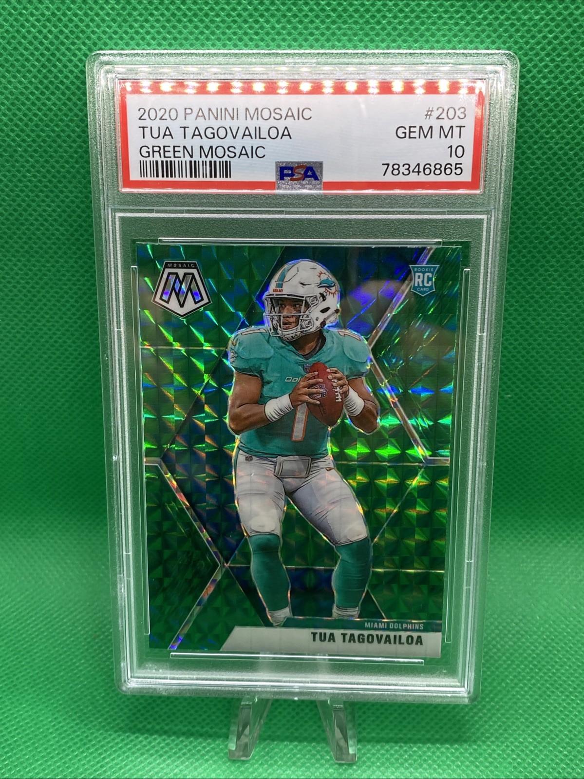 Panini 2020 Mosaic Rookies Tua Tagovailoa Green Mosaic Prizm #203 PSA 10