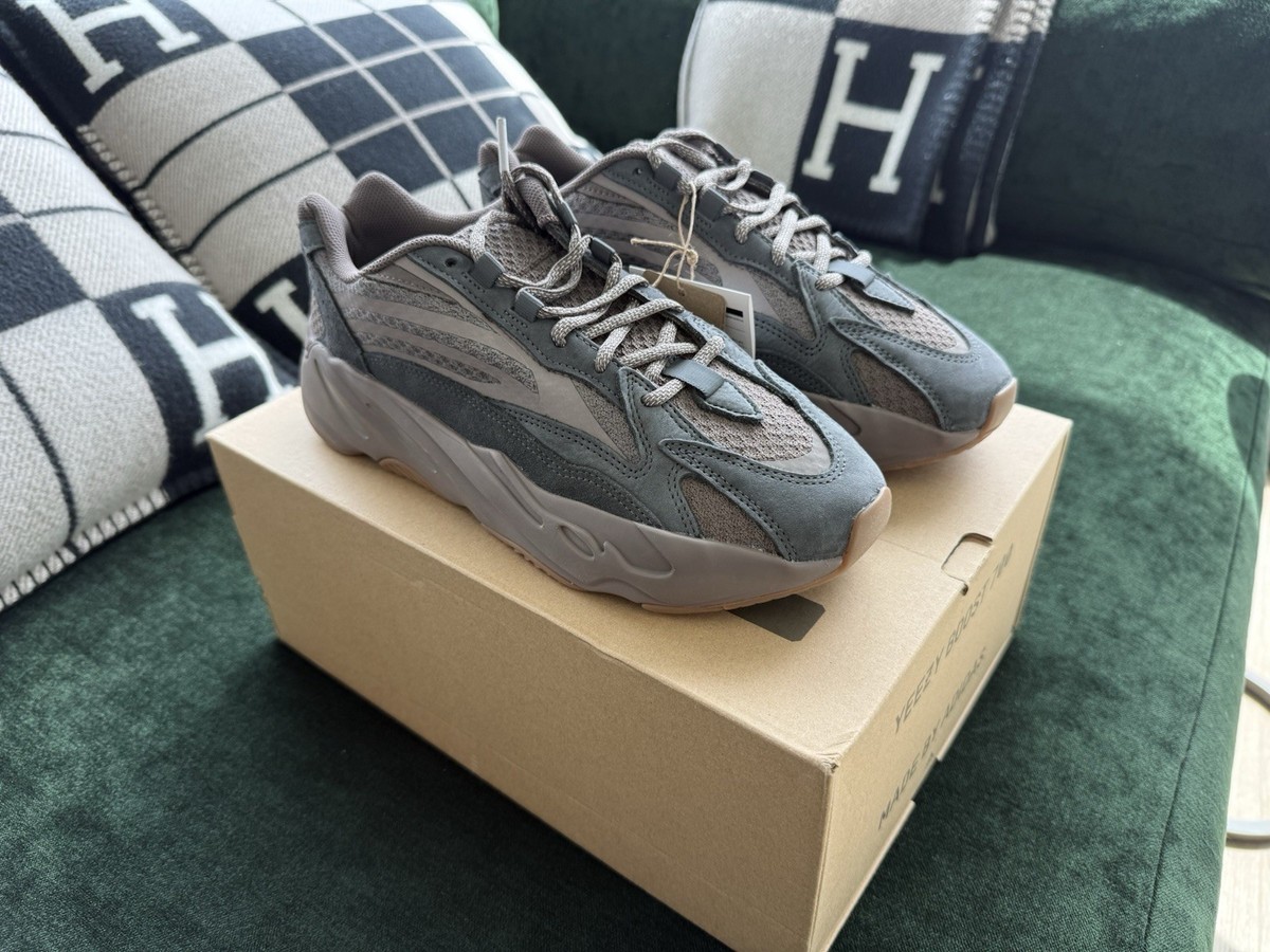 Adidas Yeezy Boost 700 V2 'Mauve'