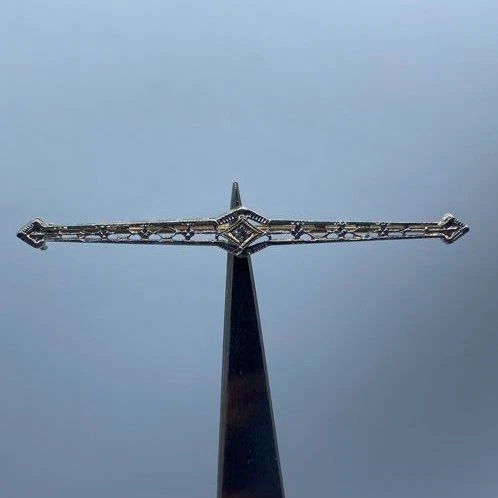 Broche de barra de trabajo abierta de platino de oro de 14 quilates y diamantes 2,6 g Foto 2 de 4