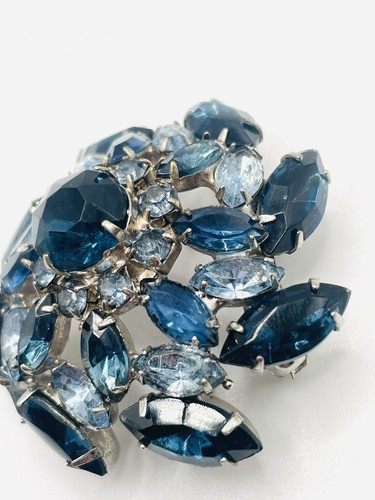 Vintage Estate Brooch Shades Of Blue Glass Rhinestone Large 2" Round Domed - Picture 5 of 11