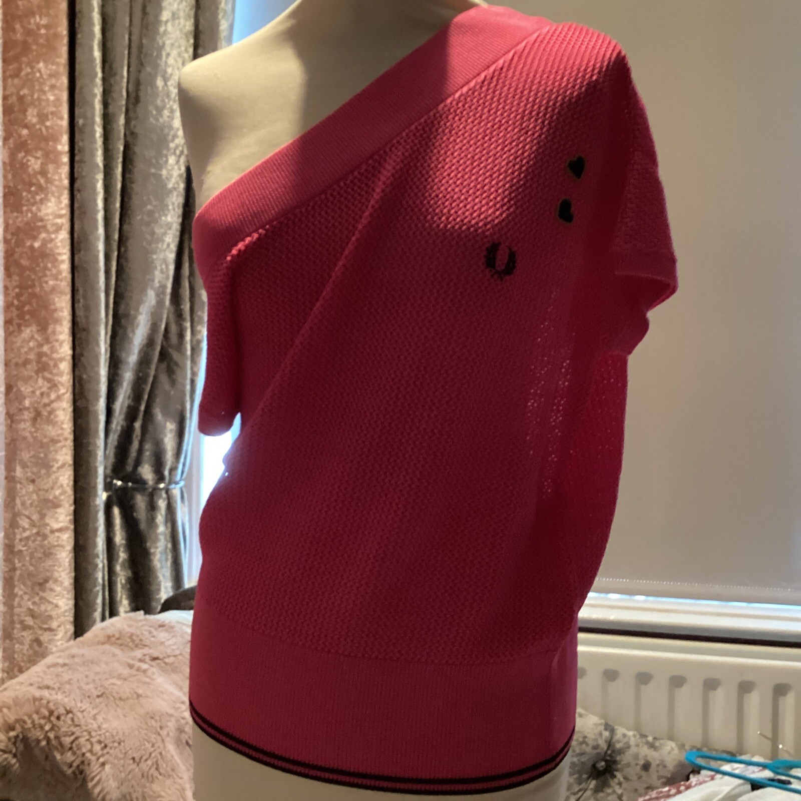 AMY WINEHOUSE FRED PERRY OFF THE SHOULDER FRANK COPY JUMPER SIZE 8 image 2
