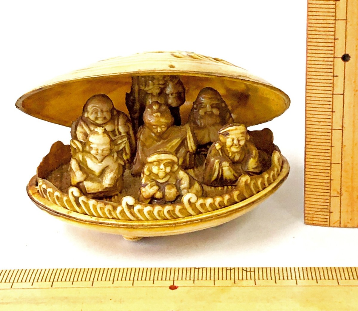 Vintage Japanese Carved Clam Shell 7 Lucky Gods Fortune Luck Vintage Japanese Carved Clam Shell 7 Lucky Gods Fortune Luck