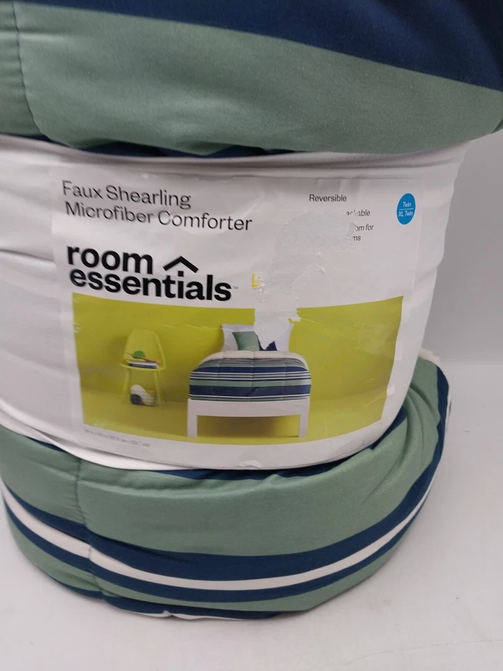 Edredón de microfibra Sherpa imitación piel de oveja Room Essentials doble/doble XL Foto 3 de 4