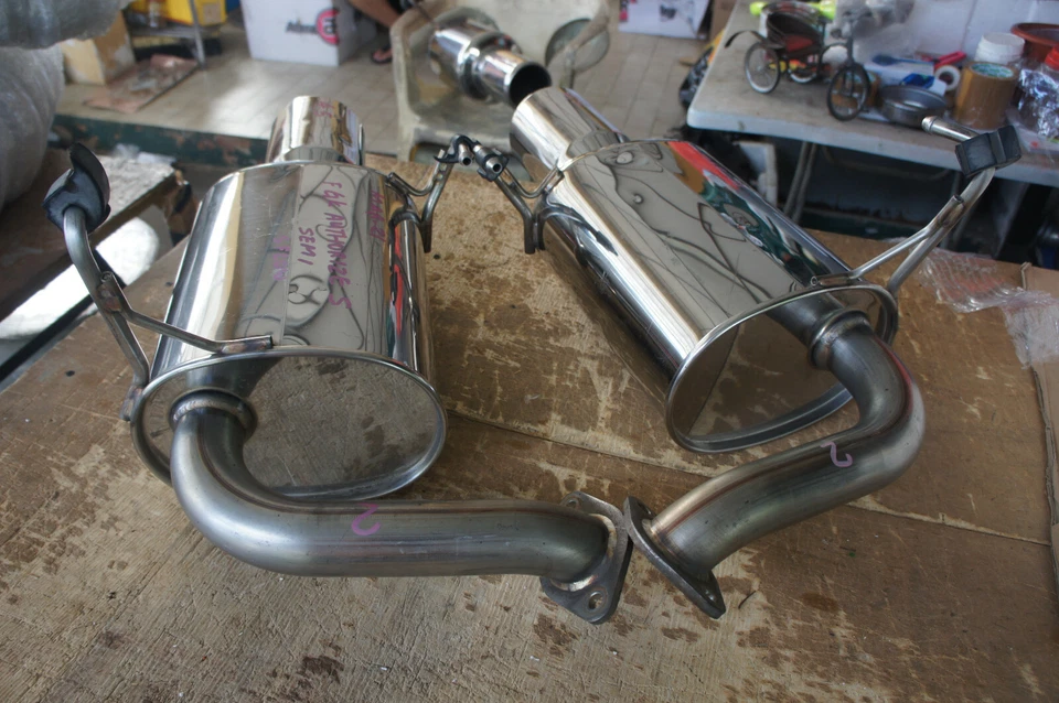 JDM FUJITSUBO AUTORIZE S FGK Subaru Legacy Touring vagón BR9 Sti doble escape Foto 4 de 4