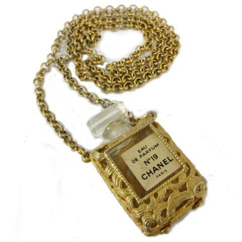 Chanel Rare Mini Bottle Necklace Vintage Tom No19 Perfume Gold